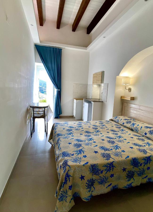 Domus L Ponza Seaview Villa Exterior photo