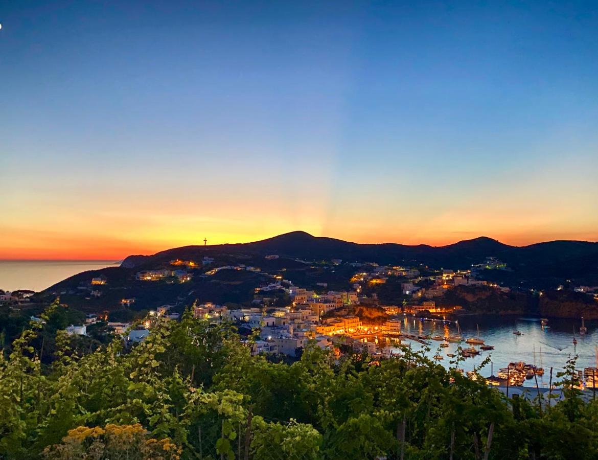 Domus L Ponza Seaview Villa Exterior photo